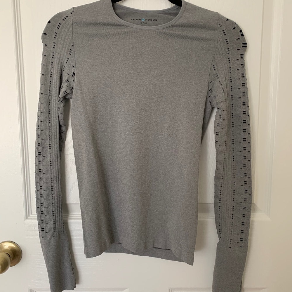 Form+Focus Grey Long Sleeve Size S/M